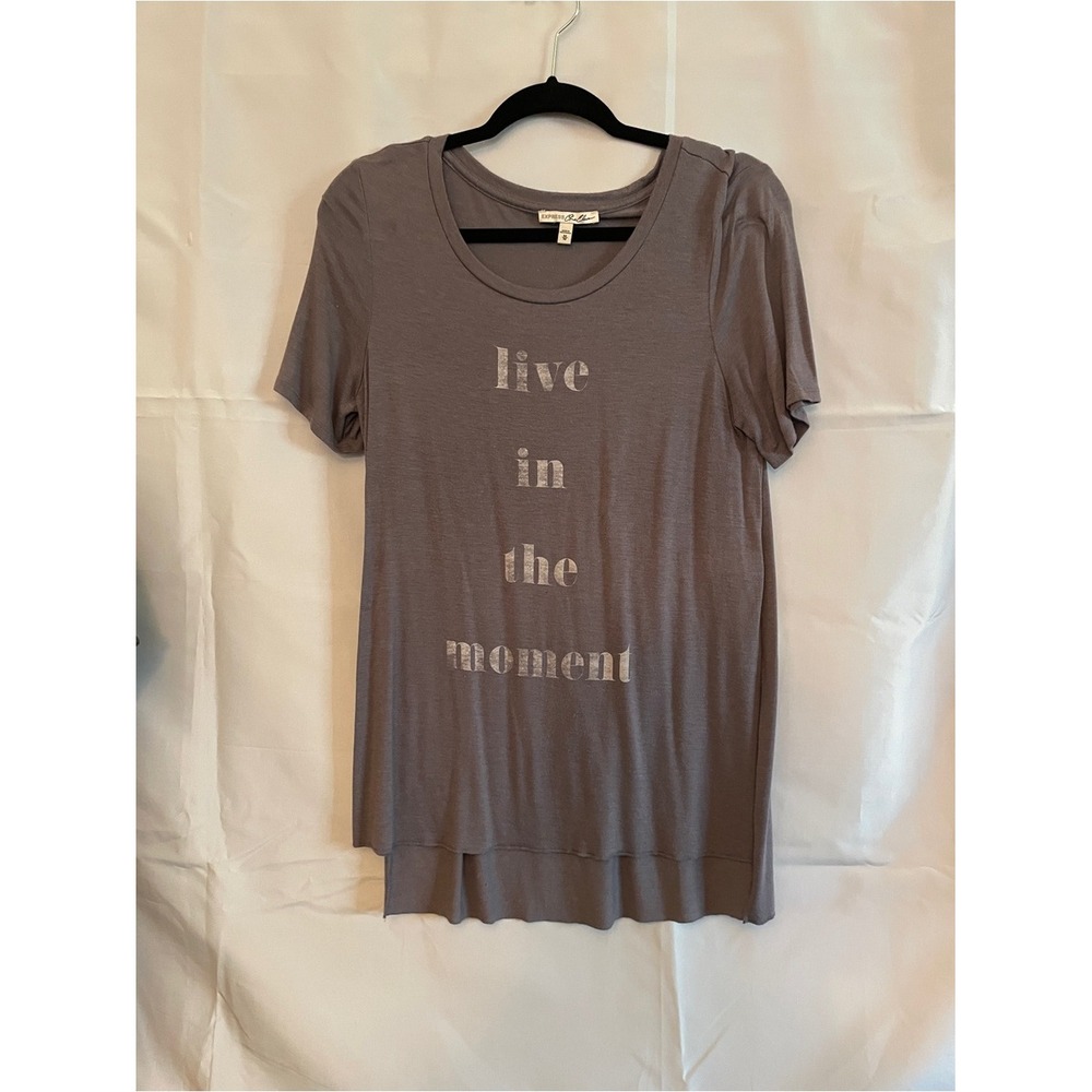 EXPRESS Live in the Moment Graphic Tee - Dusty Taupe Grey